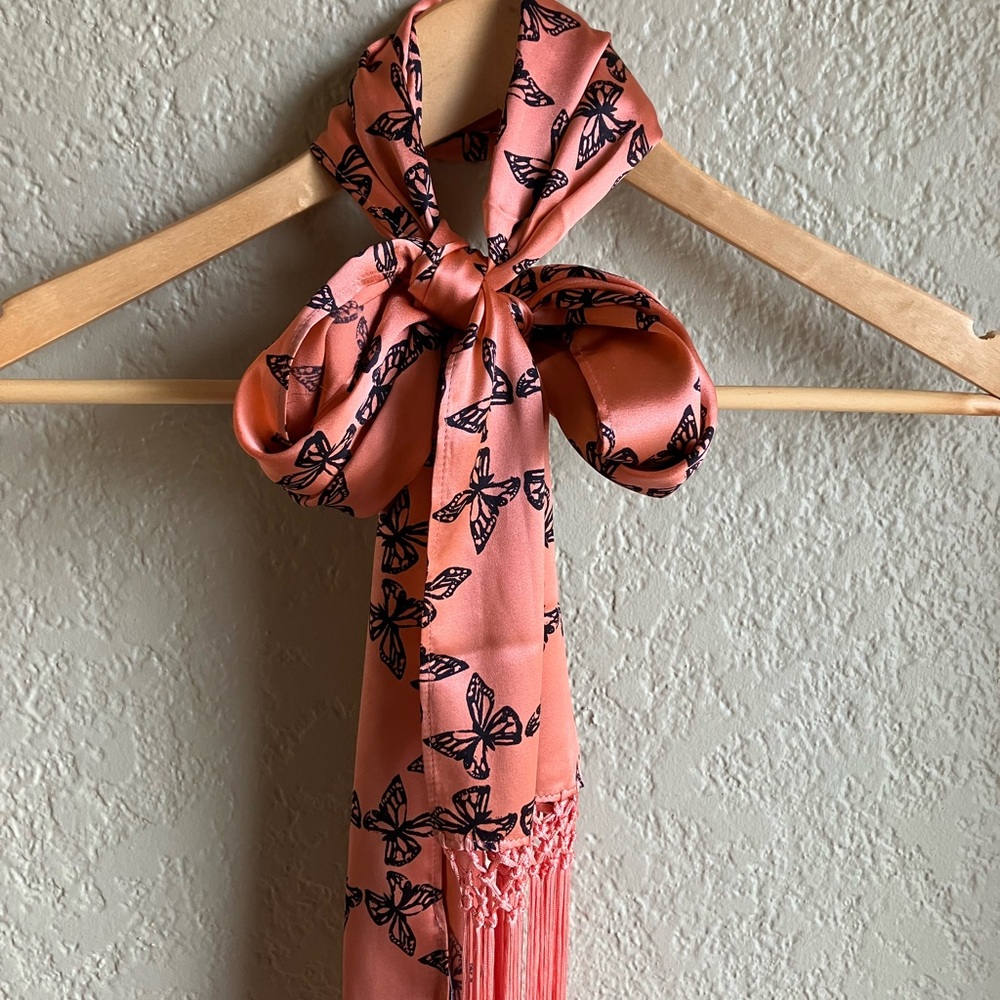 💯% Silk Talking French Antwerp scarf NWT - Picture 9 of 9